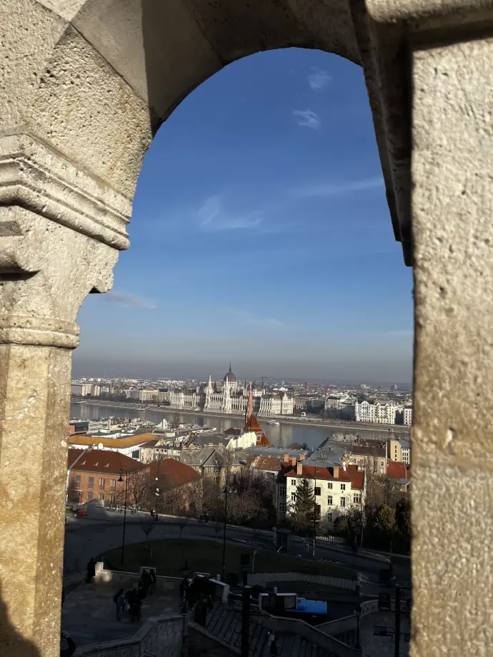 Mirador en el Bastión de Los Pescadores en Budapest