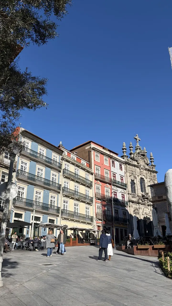 Calles del centro de Oporto durante el paseo hacia Ribeira